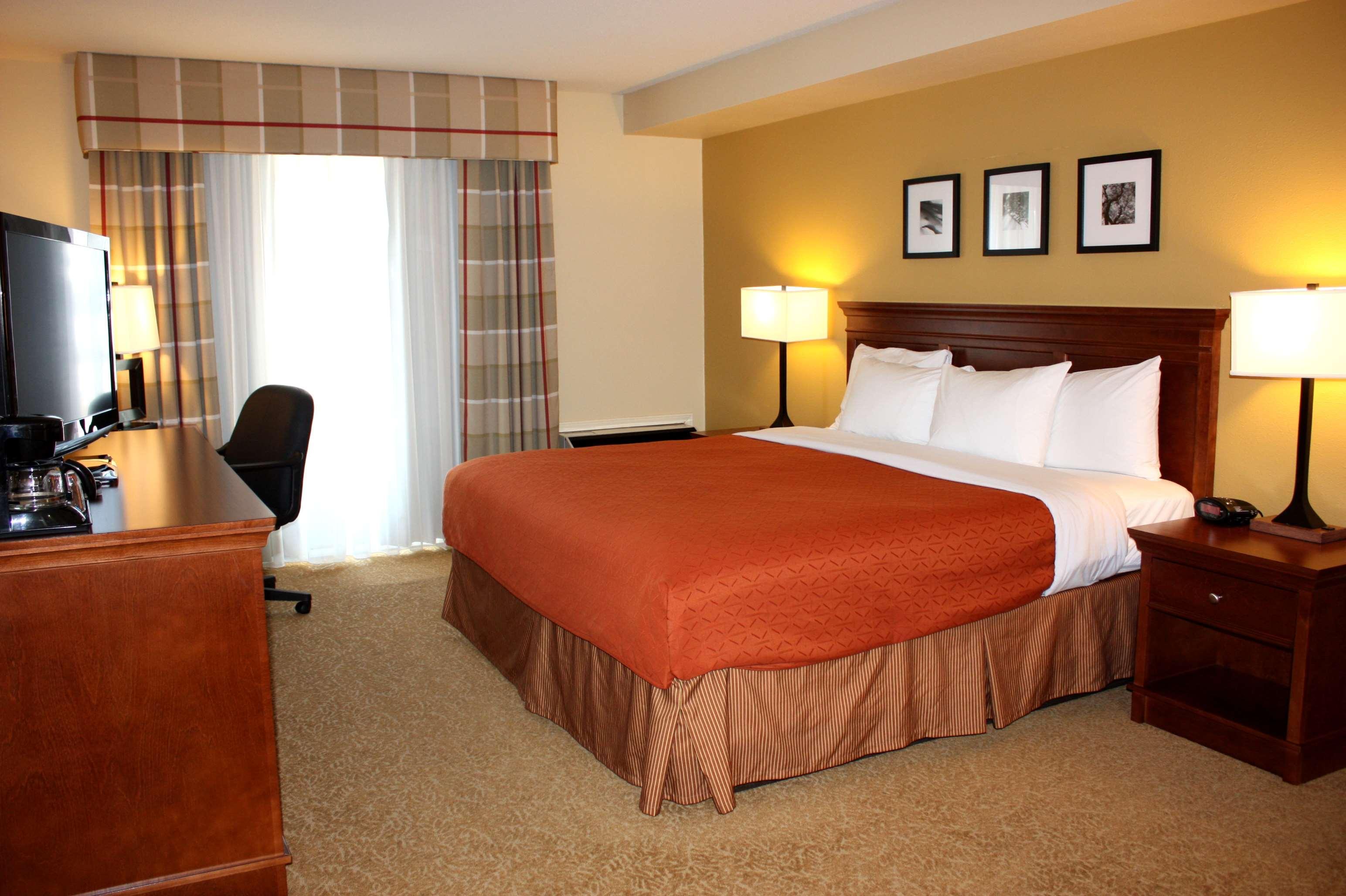 Hotel Country & By Radisson, Winnipeg, Mb 3*