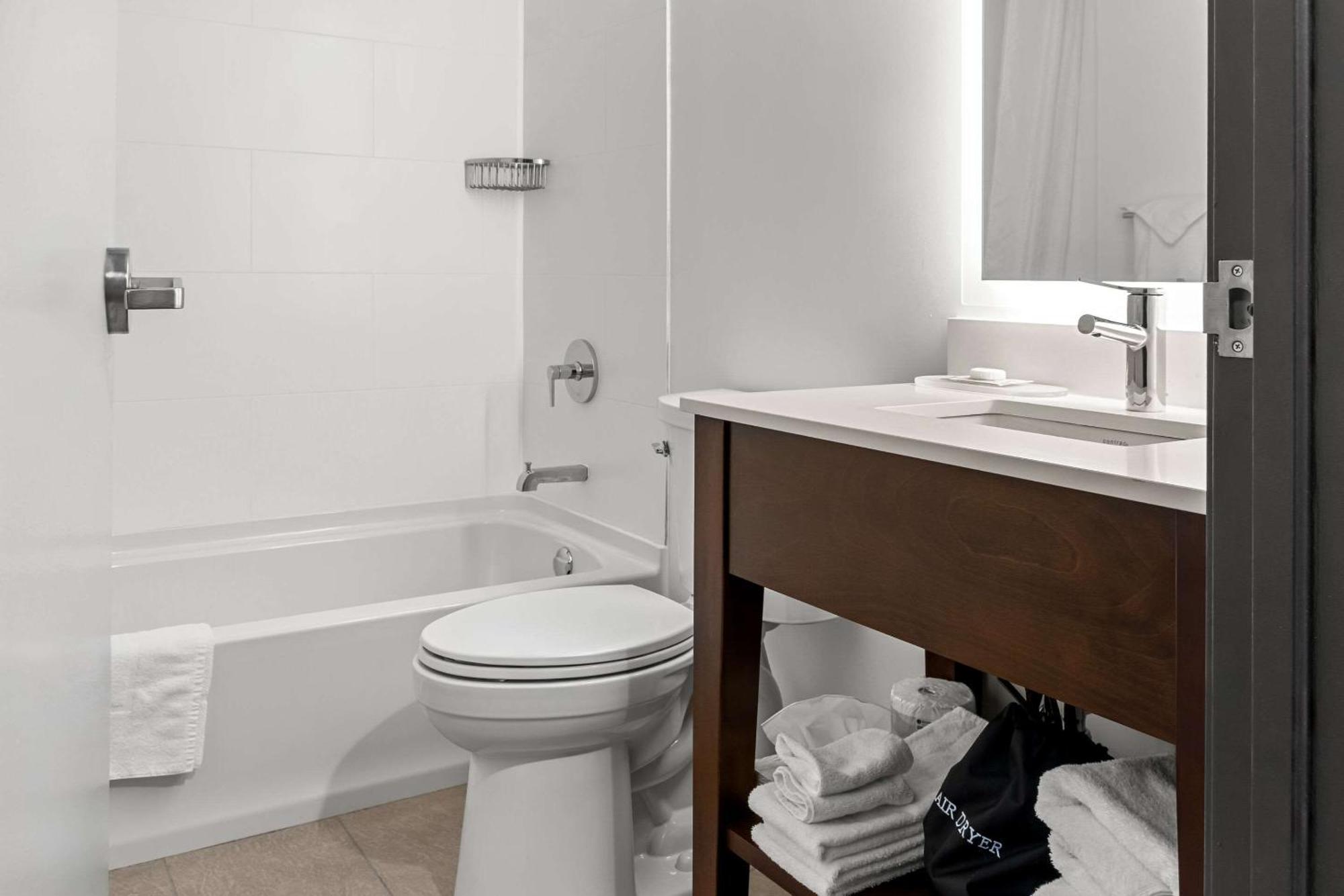 Hotel Country & By Radisson, Winnipeg, Mb 3*