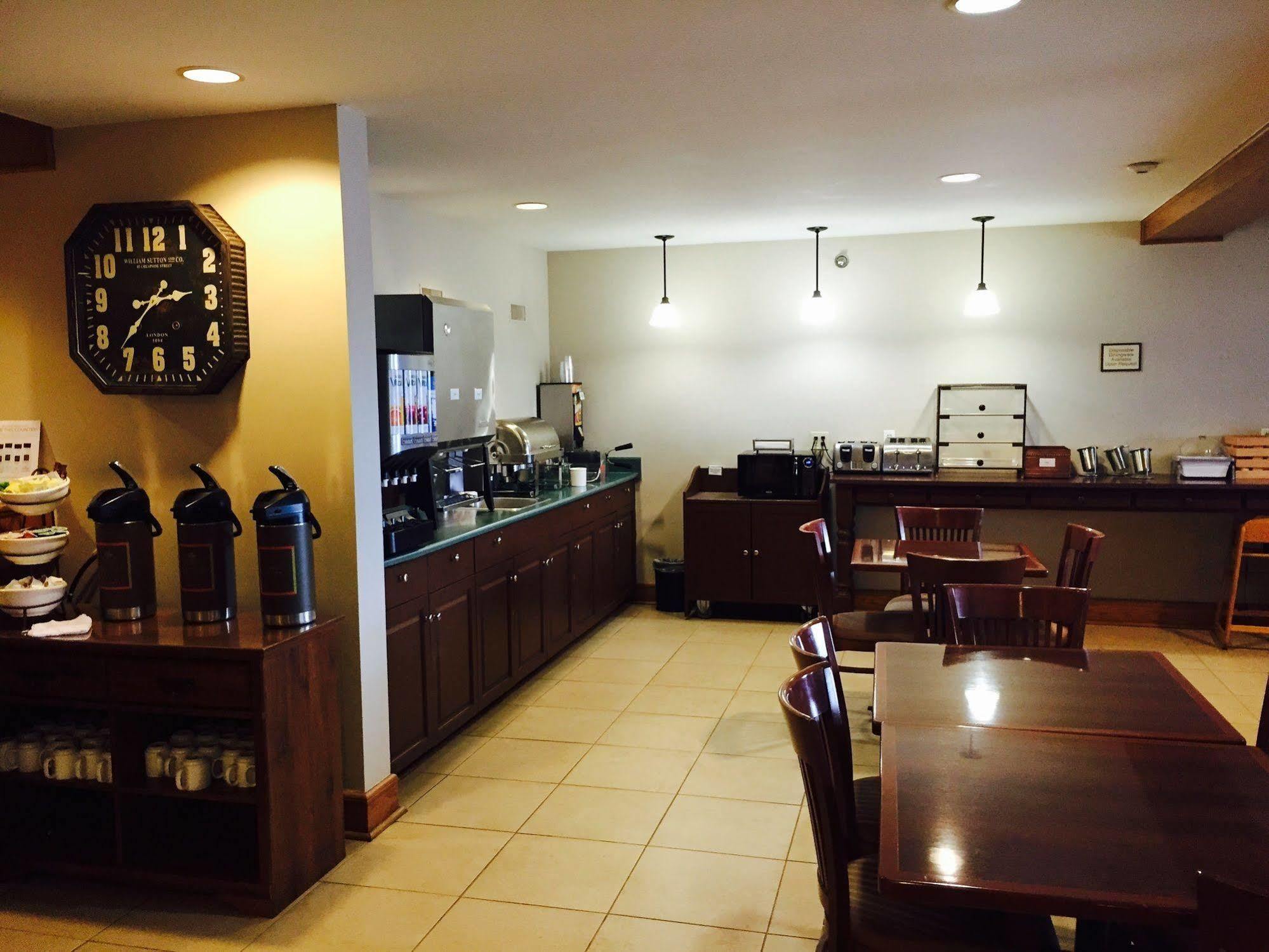 Hotel Country & By Radisson, Winnipeg, Mb Winnipeg